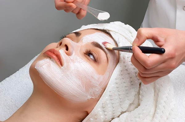 Rendszeres bőrápolási rutin bemutatása